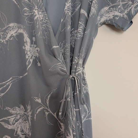 Babaton Wrap Dress - Picture 4 of 10